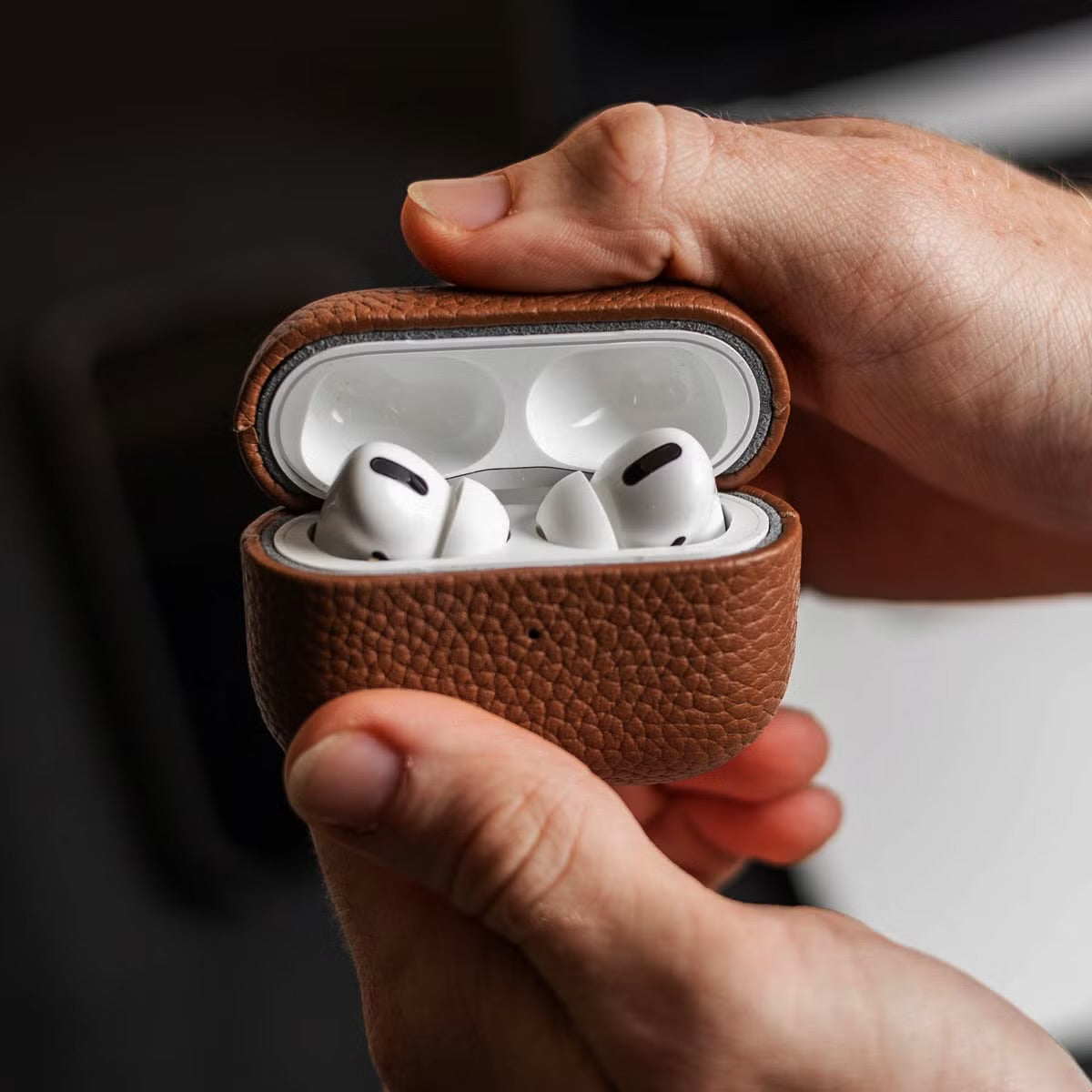 Accezz Echt Leren Case for Apple AirPods Pro 2 - Cognac