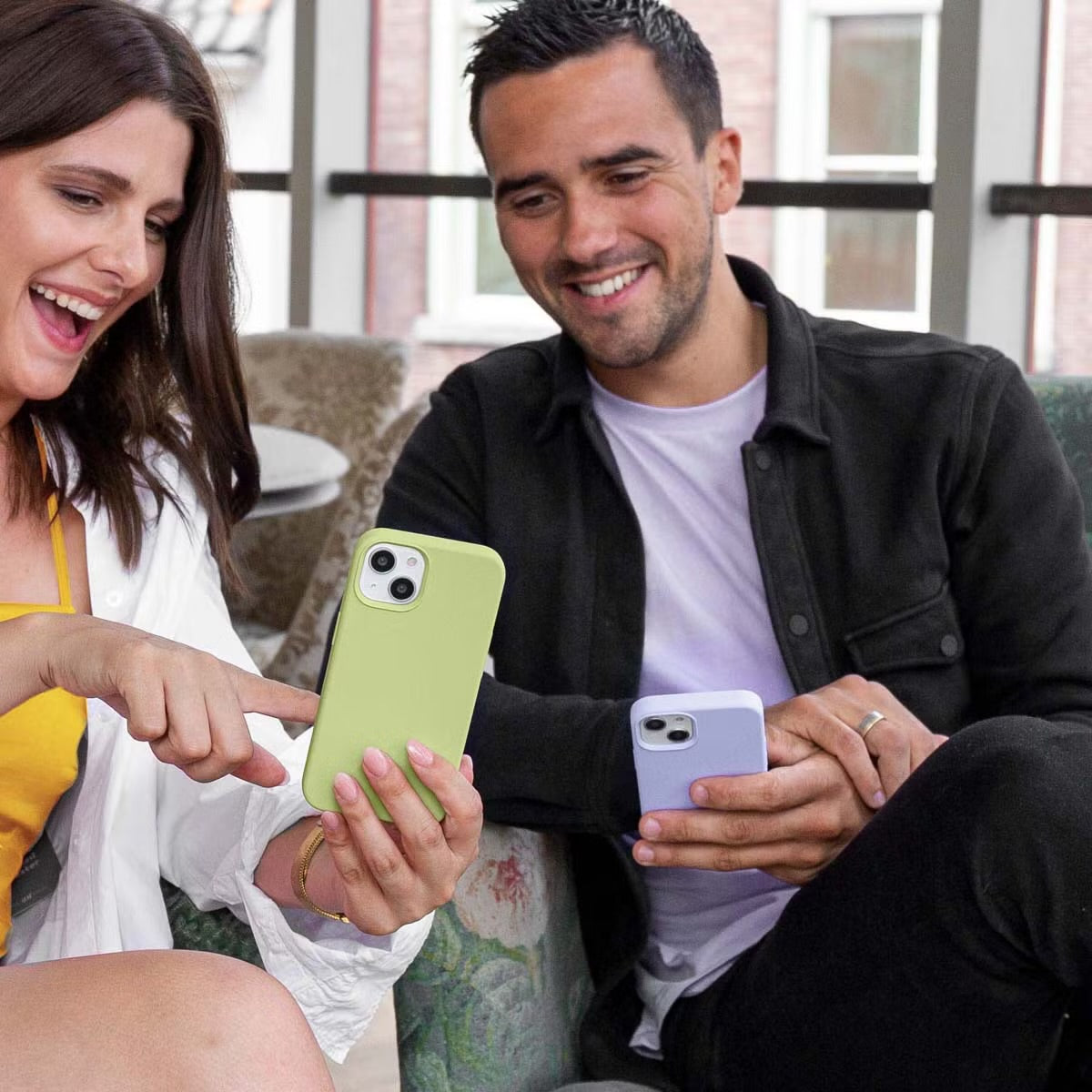 Accezz Liquid Silicone Backcover for Apple iPhone 15 - Green