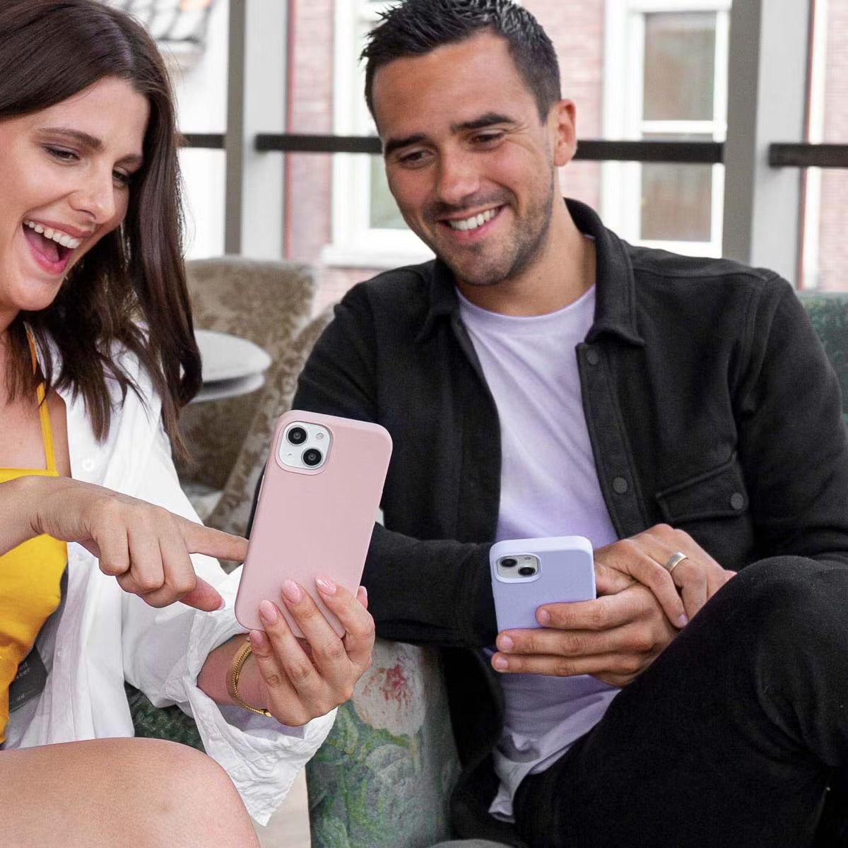 Access Liquid Silicone Backcover with MagSafe for Apple iPhone 16 - Rose