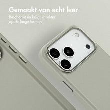 Access MagSafe Leather Backcover for Apple iPhone 17 Pro Max - Lichtgrijs