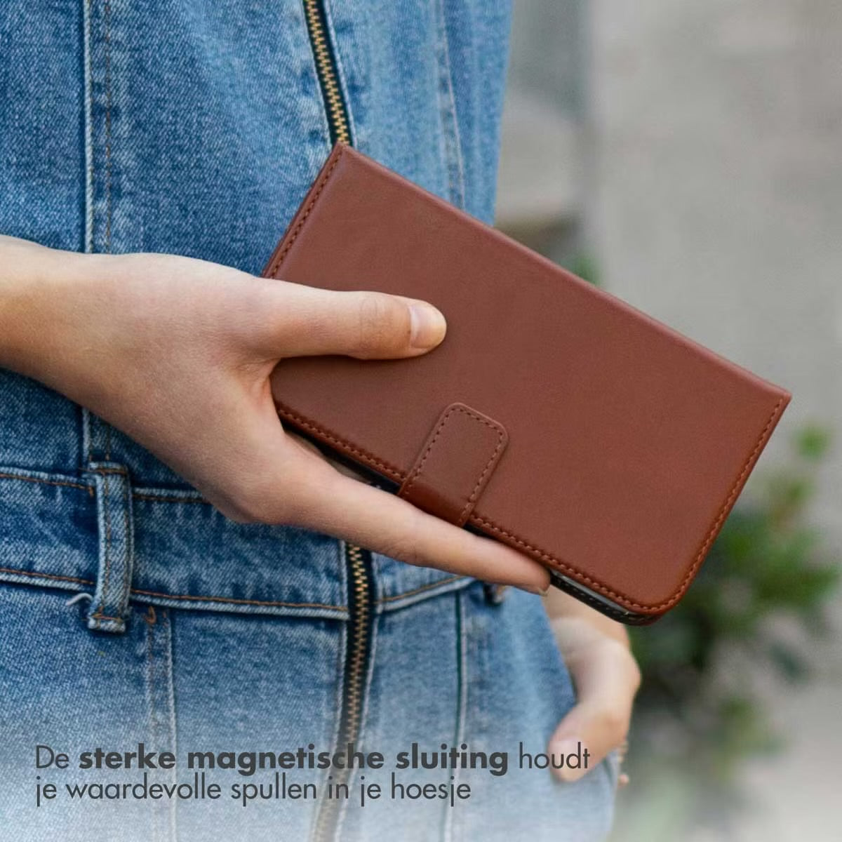 Selencia Echt Leren Bookcase for Apple iPhone 17 - Lichtbruin 