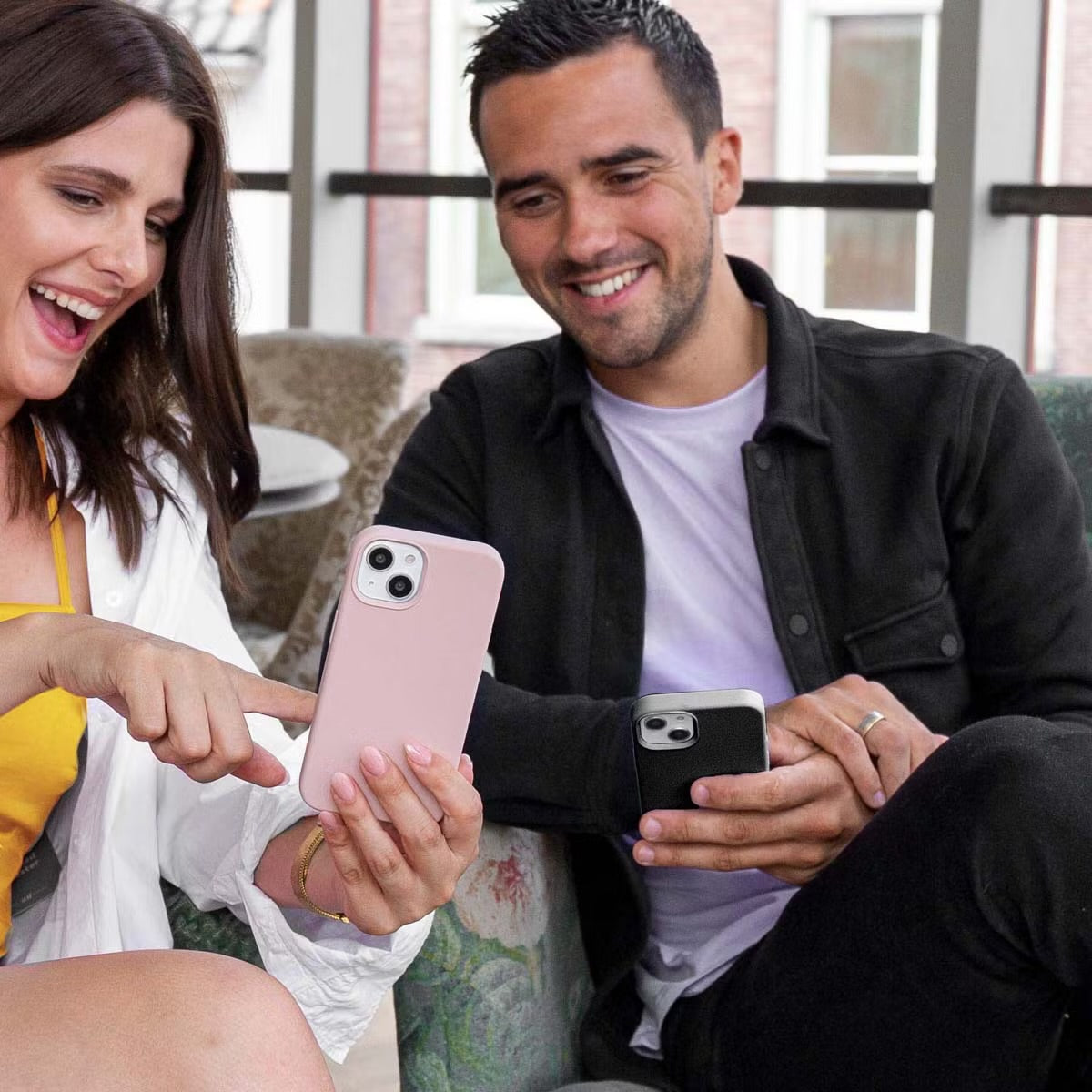 Access Liquid Silicone Backcover with MagSafe for Apple iPhone 16 Pro - Black